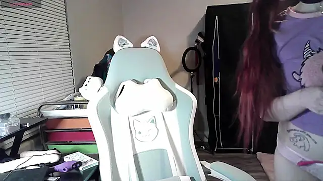 Snapshot of LilyFoxxx chatting on January 26, 2025, 4:20 am LilyFoxxx online show from January 26, 2025, 4:20 am