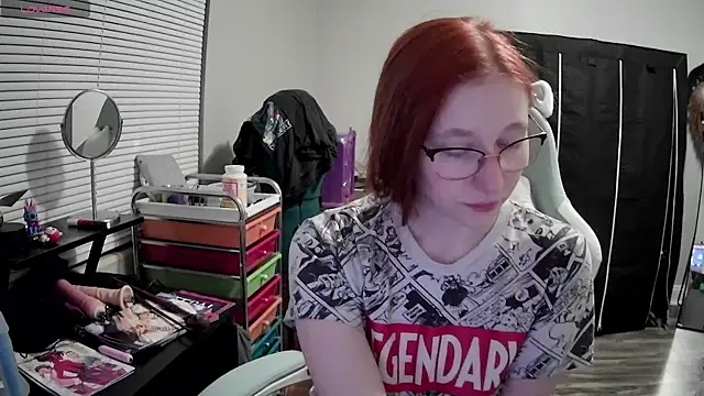 Snapshot of LilyFoxxx chatting on February 5, 2025, 4:48 am LilyFoxxx online show from February 5, 2025, 4:48 am