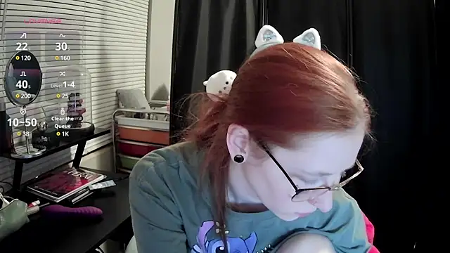 Snapshot of LilyFoxxx chatting on February 24, 2025, 3:55 am LilyFoxxx online show from February 24, 2025, 3:55 am