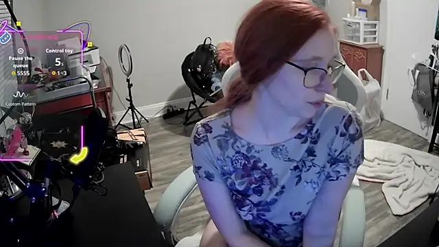 Snapshot of LilyFoxxx chatting on September 12, 2025, 3:17 am LilyFoxxx online show from September 12, 2025, 3:17 am