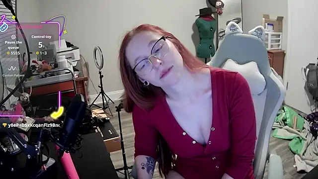 Snapshot of LilyFoxxx chatting on September 15, 2025, 3:28 am LilyFoxxx online show from September 15, 2025, 3:28 am