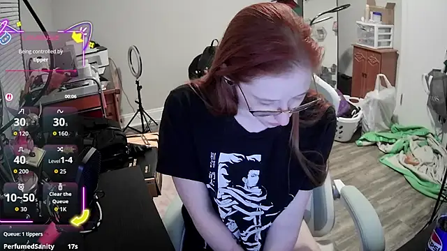 Snapshot of LilyFoxxx chatting on September 17, 2025, 3:30 am LilyFoxxx online show from September 17, 2025, 3:30 am