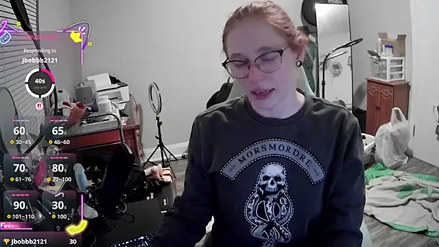 Snapshot of LilyFoxxx chatting on September 27, 2025, 3:55 am LilyFoxxx online show from September 27, 2025, 3:55 am