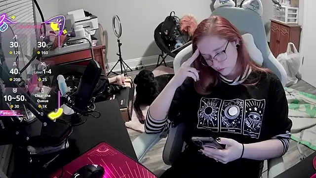 Snapshot of LilyFoxxx chatting on September 28, 2025, 6:30 am LilyFoxxx online show from September 28, 2025, 6:30 am