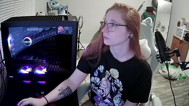 Snapshot of LilyFoxxx chatting on October 10, 2025, 3:16 am LilyFoxxx online show from October 10, 2025, 3:16 am