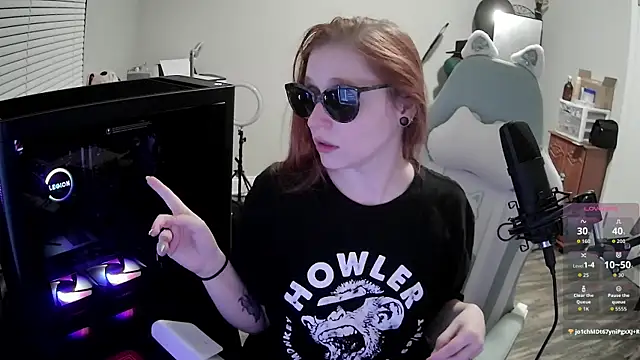 Snapshot of LilyFoxxx chatting on October 22, 2025, 3:18 am LilyFoxxx online show from October 22, 2025, 3:18 am