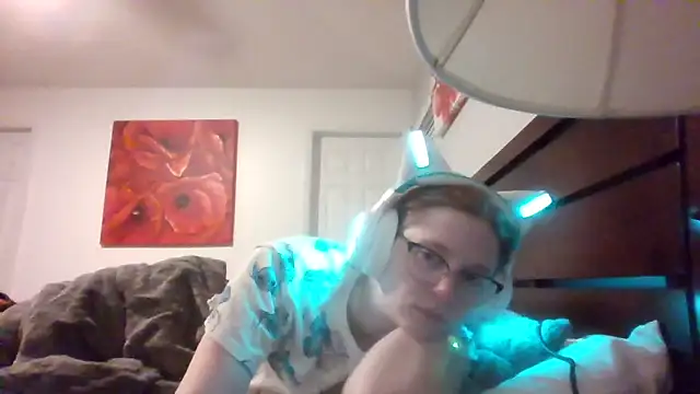 Snapshot of LilyFoxxx chatting on November 14, 2025, 4:22 am LilyFoxxx online show from November 14, 2025, 4:22 am