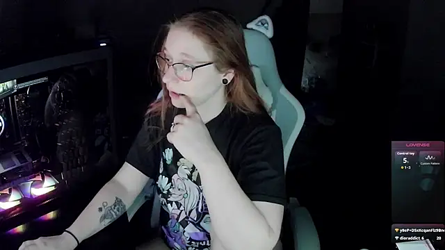 Snapshot of LilyFoxxx chatting on December 3, 2025, 6:10 am LilyFoxxx online show from December 3, 2025, 6:10 am