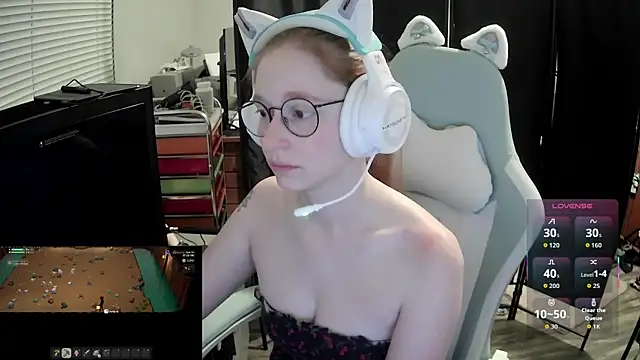 LilyFoxxx online show from June 28, 2026, 5:13 am