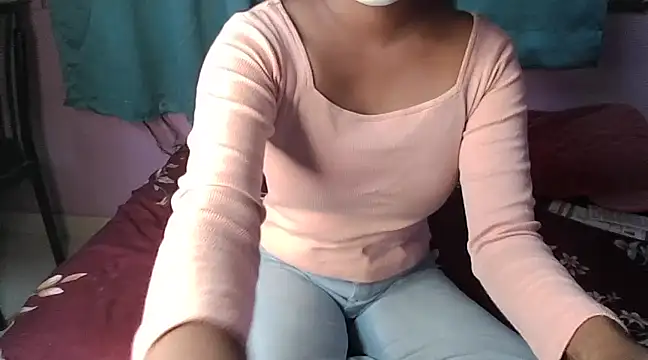 Snapshot of Aaliyalove1 chatting on December 25, 2024, 8:18 am Aaliyalove1 online show from December 25, 2024, 8:18 am