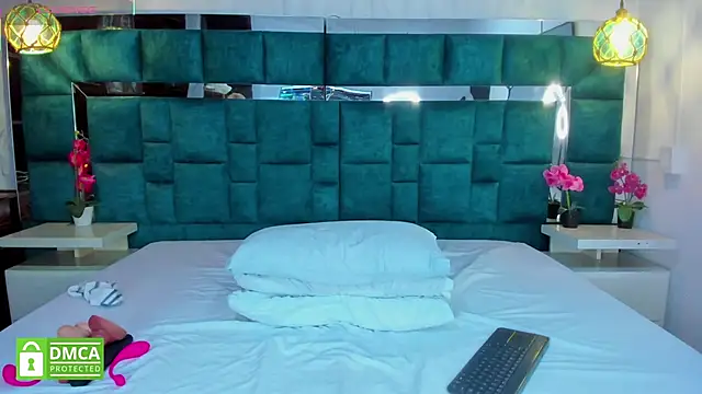 valtira nova online show from November 12, 2025, 7:35 pm