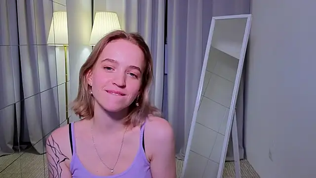 Snapshot of lolly_pie chatting on December 3, 2024, 8:28 pm lolly pie online show from December 3, 2024, 8:28 pm