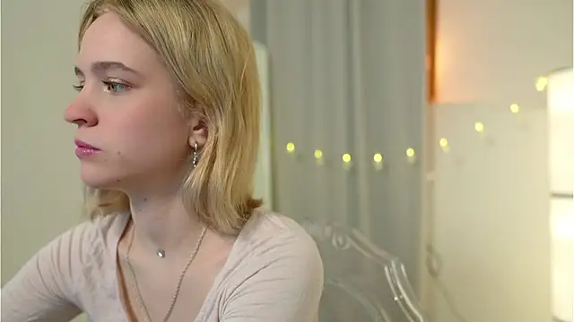 Snapshot of lolly_pie chatting on December 10, 2024, 3:12 pm lolly pie online show from December 10, 2024, 3:12 pm