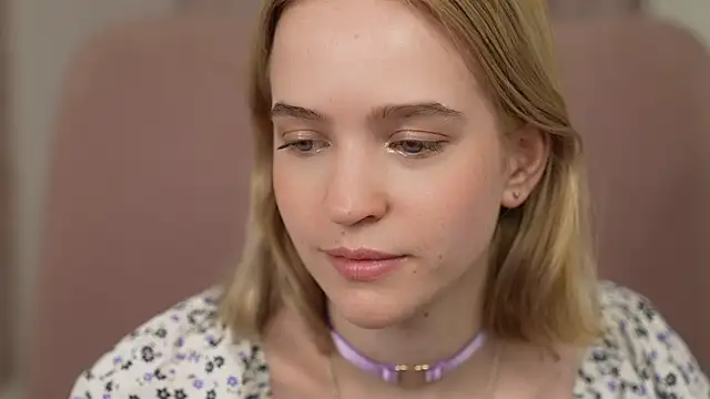 Snapshot of lolly_pie chatting on December 11, 2024, 3:15 pm lolly pie online show from December 11, 2024, 3:15 pm