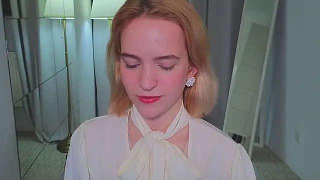 Snapshot of lolly_pie chatting on January 1, 2025, 6:38 pm lolly pie online show from January 1, 2025, 6:38 pm