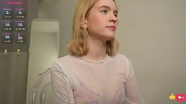 Snapshot of lolly_pie chatting on January 2, 2025, 3:19 pm lolly pie online show from January 2, 2025, 3:19 pm