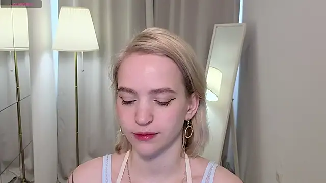 Snapshot of lolly_pie chatting on March 9, 2025, 8:51 am lolly pie online show from March 9, 2025, 8:51 am