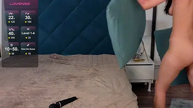 Snapshot of Amalia_3 chatting on December 18, 2024, 6:10 am Amalia 3 online show from December 18, 2024, 6:10 am