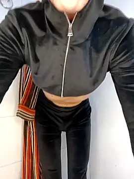 Snapshot of Skinnyshiny_boy chatting on January 7, 2026, 12:51 pm Skinnyshiny boy online show from January 7, 2026, 12:51 pm