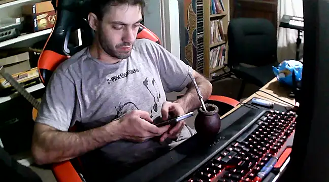 Snapshot of johnwood88 chatting on February 27, 2025, 10:37 am johnwood88 online show from February 27, 2025, 10:37 am