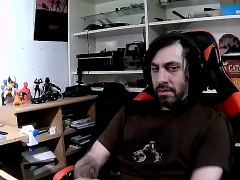 Snapshot of johnwood88 chatting on November 13, 2025, 5:39 am johnwood88 online show from November 13, 2025, 5:39 am