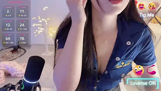 Unique-yiyi online show from February 16, 2025, 1:38 pm