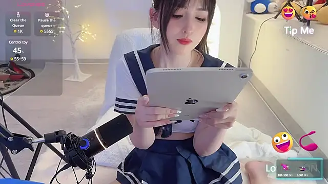 Unique-yiyi online show from February 22, 2025, 10:31 pm