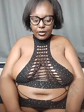 Snapshot of CHERRYYUMMY chatting on June 5, 2026, 4:41 am CHERRYYUMMY online show from June 5, 2026, 4:41 am