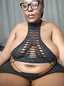 Snapshot of CHERRYYUMMY chatting on June 14, 2026, 6:26 am CHERRYYUMMY online show from June 14, 2026, 6:26 am