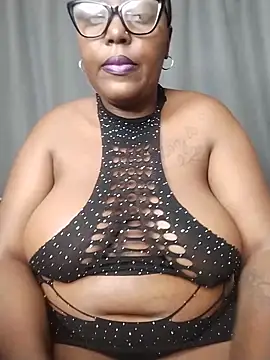 Snapshot of CHERRYYUMMY chatting on June 18, 2026, 10:30 am CHERRYYUMMY online show from June 18, 2026, 10:30 am