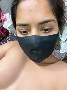 Snapshot of Black_Glow chatting on December 9, 2024, 10:32 am Black Glow online show from December 9, 2024, 10:32 am