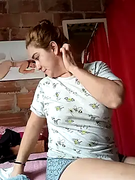 Snapshot of alexax0 chatting on February 4, 2025, 4:39 pm alexax0 online show from February 4, 2025, 4:39 pm