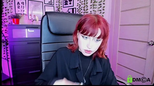 ElizaNik  online show from July 17, 2026, 8:57 pm