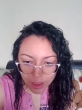 Lunavega1 online show from February 10, 2026, 4:44 pm