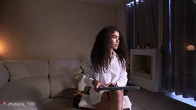 paulacora100 online show from January 17, 2026, 1:27 pm