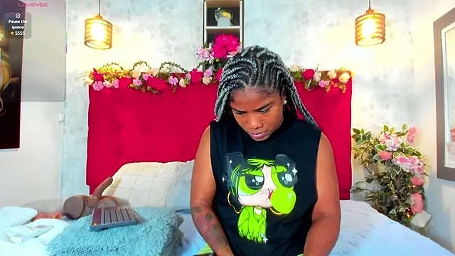 Snapshot of SilvannaFit chatting on September 15, 2025, 12:05 pm SilvannaFit online show from September 15, 2025, 12:05 pm