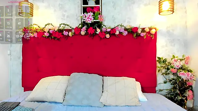 Snapshot of SilvannaFit chatting on September 18, 2025, 12:07 pm SilvannaFit online show from September 18, 2025, 12:07 pm