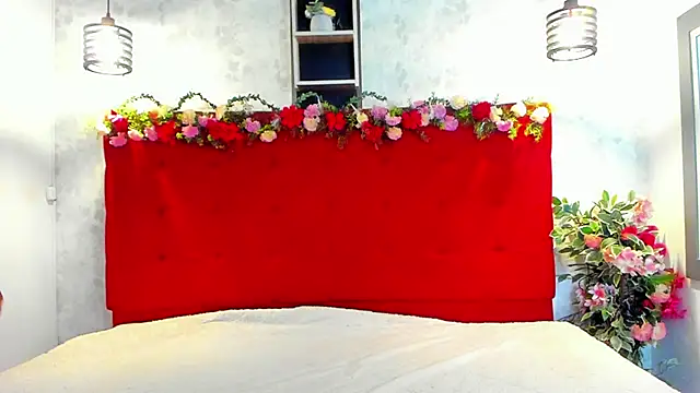 Snapshot of SilvannaFit chatting on May 16, 2026, 9:06 am SilvannaFit online show from May 16, 2026, 9:06 am
