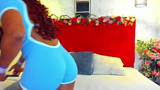 Snapshot of SilvannaFit chatting on June 5, 2026, 11:27 am SilvannaFit online show from June 5, 2026, 11:27 am