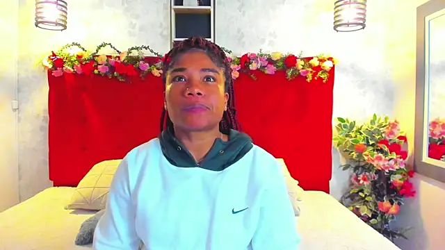 Snapshot of SilvannaFit chatting on June 8, 2026, 9:09 am SilvannaFit online show from June 8, 2026, 9:09 am