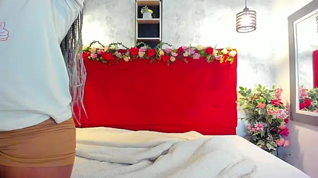 Snapshot of SilvannaFit chatting on June 12, 2026, 11:20 am SilvannaFit online show from June 12, 2026, 11:20 am