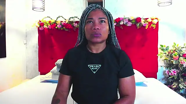 Snapshot of SilvannaFit chatting on June 21, 2026, 9:12 am SilvannaFit online show from June 21, 2026, 9:12 am