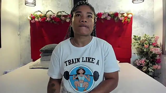 Snapshot of SilvannaFit chatting on July 3, 2026, 11:16 am SilvannaFit online show from July 3, 2026, 11:16 am