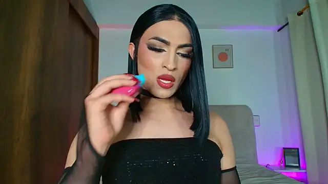 Snapshot of KarolPorttela chatting on October 3, 2025, 12:18 am KarolPorttela online show from October 3, 2025, 12:18 am