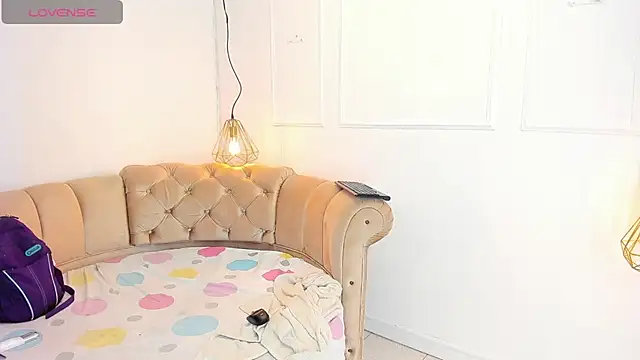 khloeblake online show from February 28, 2025, 10:52 am