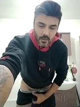 hot man eray online show from October 1, 2025, 8:59 pm