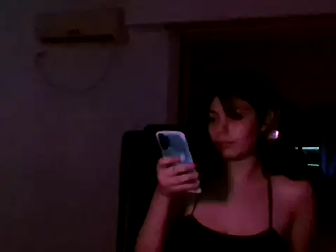 candycamiila online show from February 19, 2025, 7:17 am