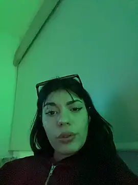 candycamiila online show from July 29, 2026, 4:32 am