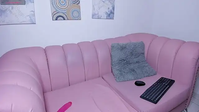 Aaliyah Salma online show from December 12, 2024, 10:52 pm