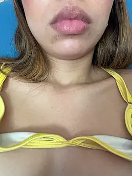Snapshot of Aaliyah_Salma chatting on July 12, 2026, 6:59 am Aaliyah Salma online show from July 12, 2026, 6:59 am